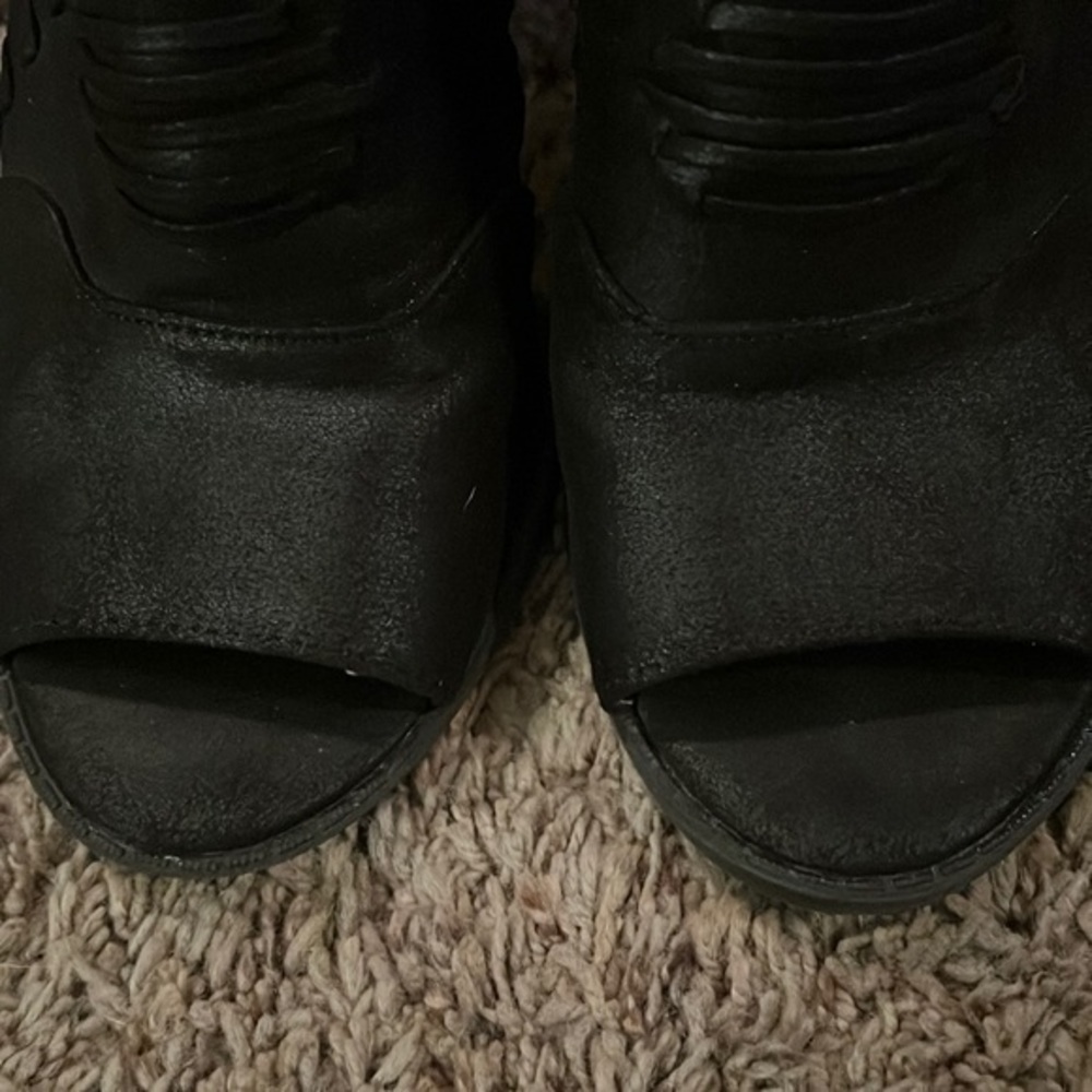 Quipid Peep toe black sling back booties. Size 9. - Picture 6 of 9